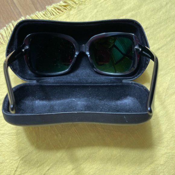 Authentic Chanel Sunnies with Chanel Case GUC - Picture 4 of 9